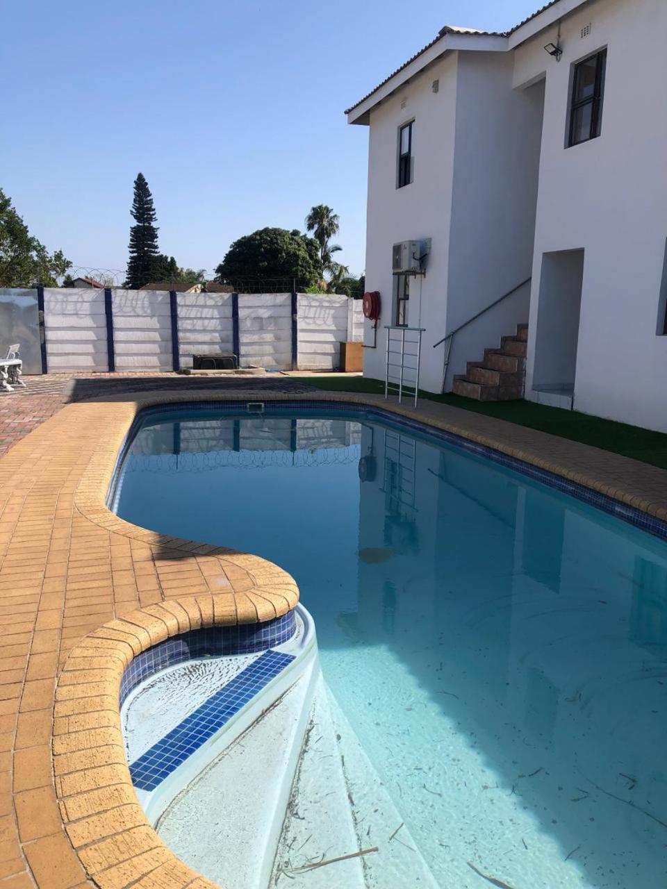 Jnc Lodge Richards Bay Eksteriør bilde