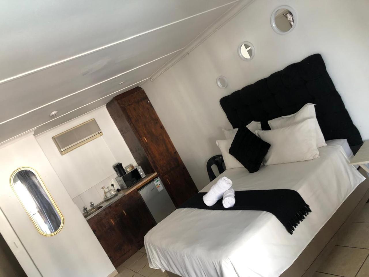 Jnc Lodge Richards Bay Eksteriør bilde